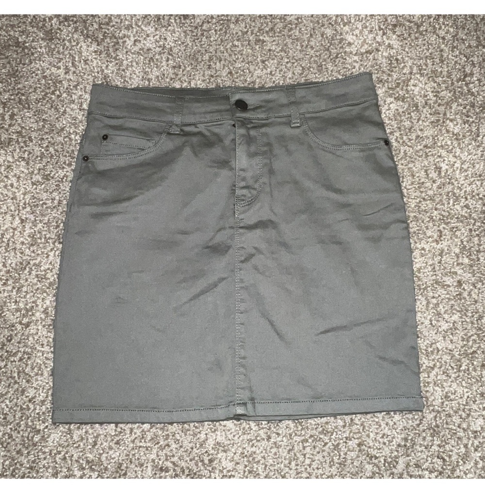Veto MODA Green tight skirt